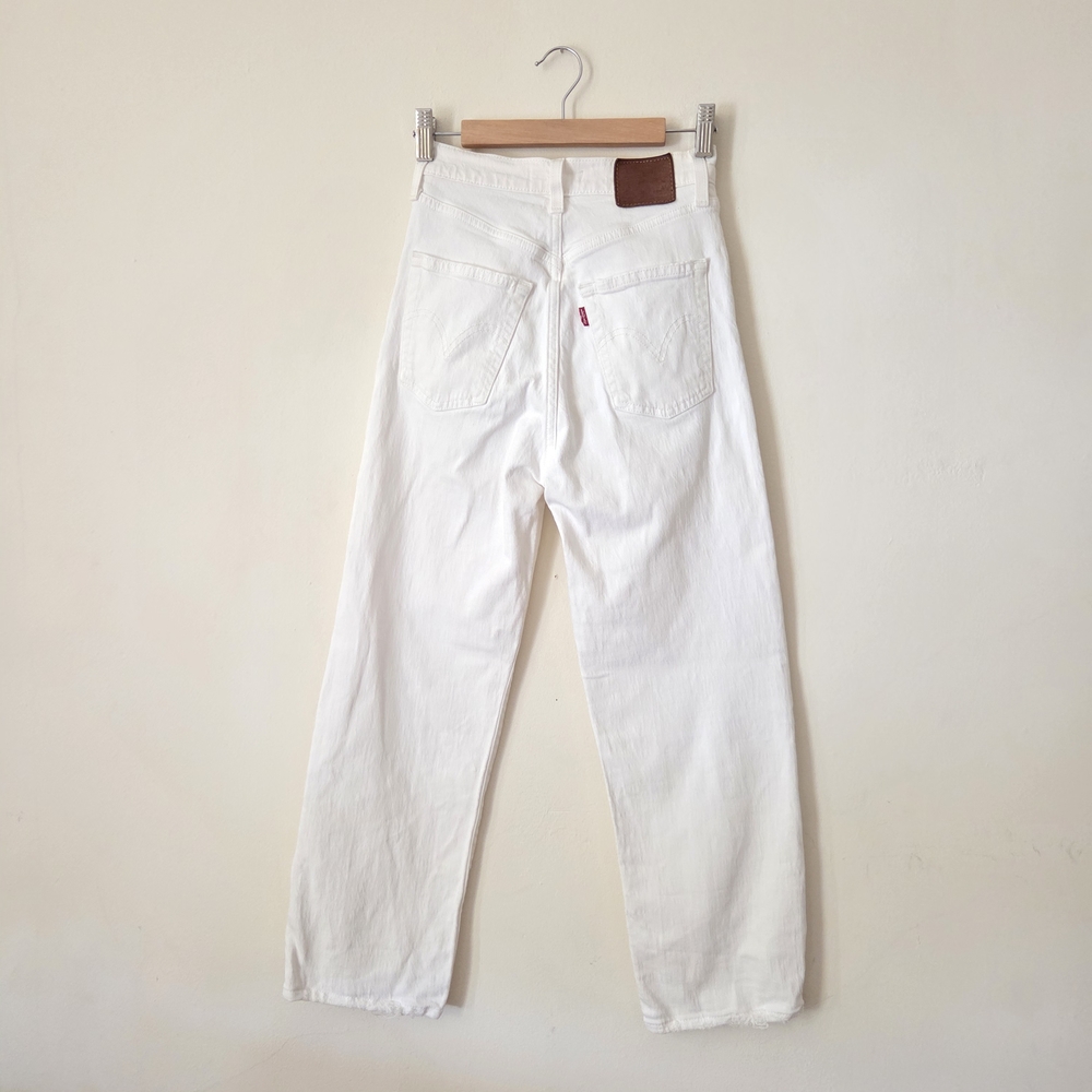 lEVI'S White Jeans - Picture 2 of 13